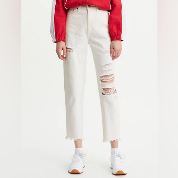 White Levi’s Mom jeans - Picture 1 of 1